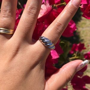 Silver “Croissant” Ring / Twist Ring